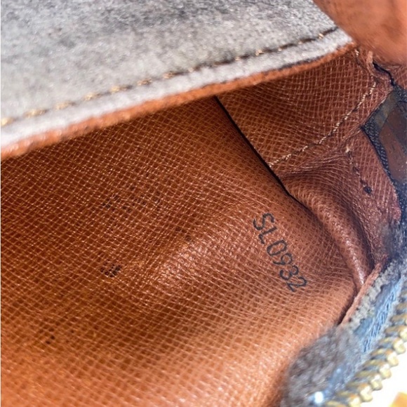 Authentic Louis Vuitton Monogram Compiegne Bag - Picture 8 of 17